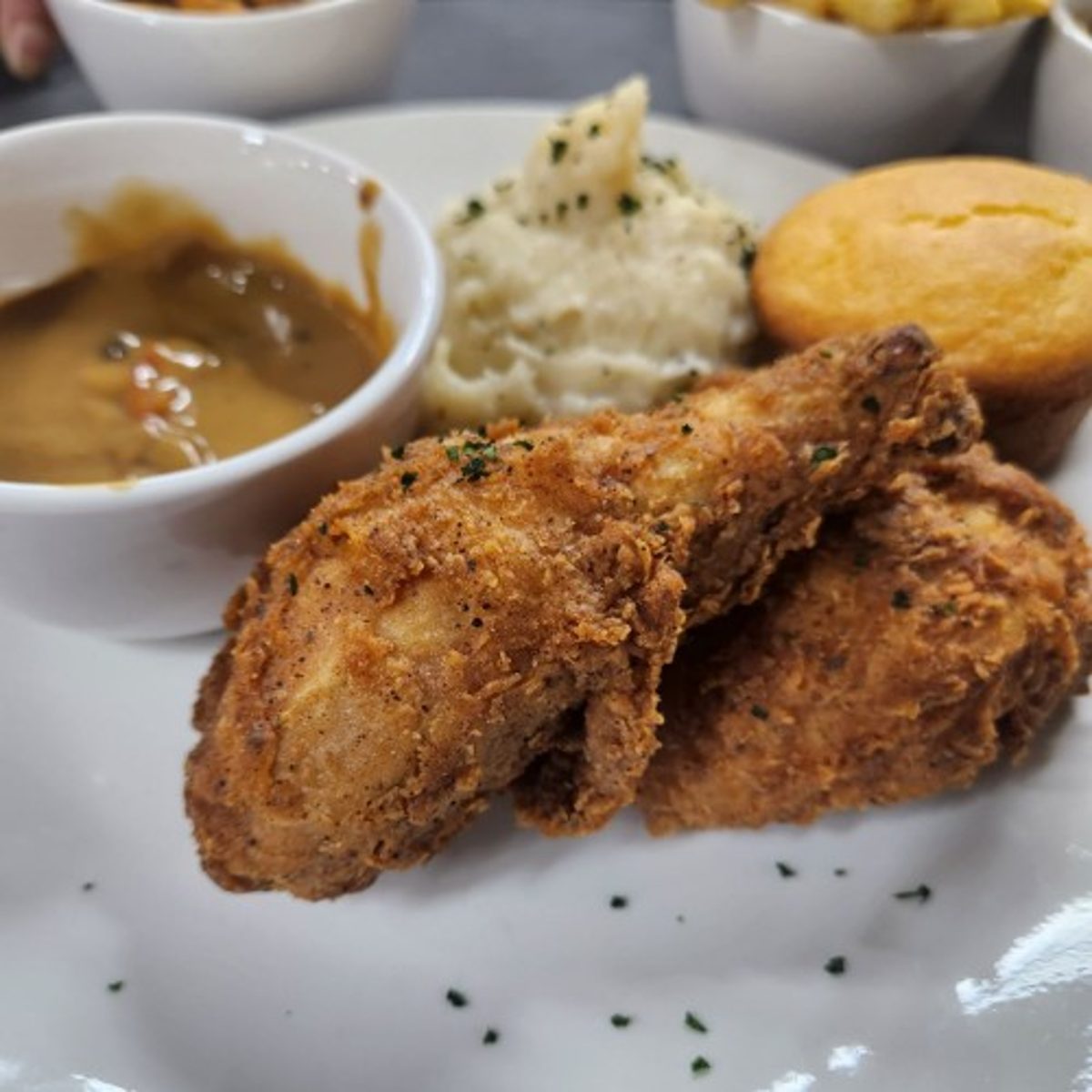 Fried Chicken Entree (2 Piece)