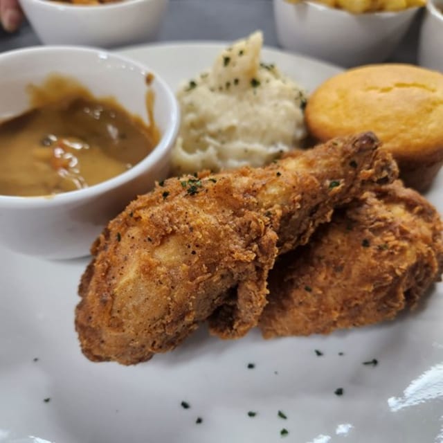 Fried Chicken Entree (2 Piece).